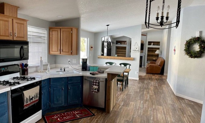 Pitkin House | Mountain Paradise: Family-Friendly Retreat with Kitchen Access