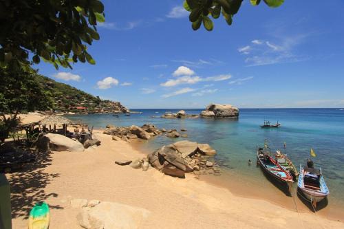 Koh Tao Resort | Oceanfront Mountain Reef Beach Resort with Private Beach