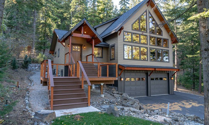 Wenatchee House | Mountain Retreat: Ideal Getaway for Skiing and Adventure