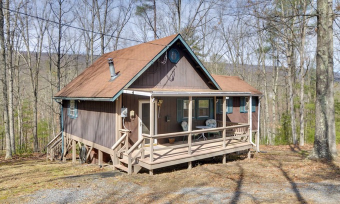 Delray Cabin | Cozy Mountain Retreat with Loft, Fire Pit & Spa Amenities