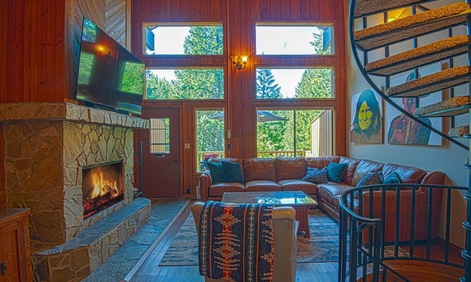 Whitefish Condo | Discover Ptarmigan Village 72: Pools, Hot Tubs & Relaxation
