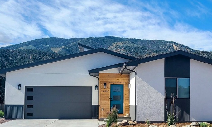 Poncha Springs House | Mountain Sol: Perfect Getaway Near Salida & Monarch Mountain