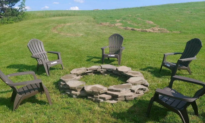 West Winfield Cottage | Scenic Mountain Top Country Hideaway with Fire Pit & Kitchen