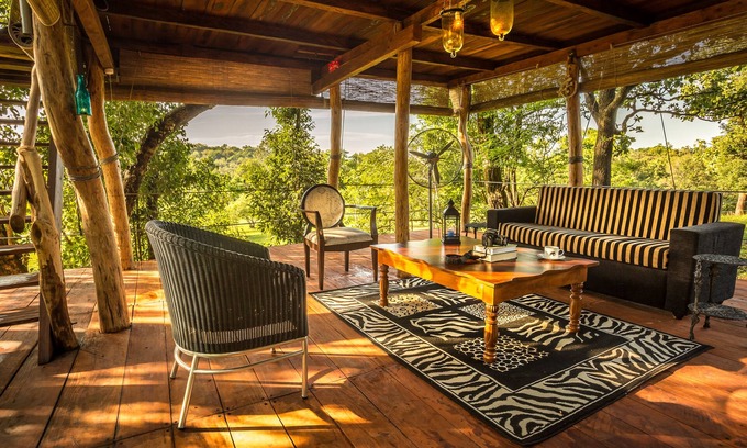 Imbulpe Ski Chalet | Scenic Mountain Top Glamping Suite with Star Bed Retreat