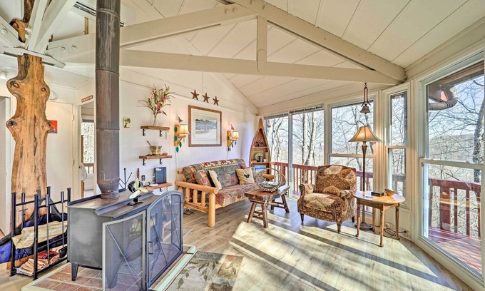 Beech Mountain Cottage | Discover Mountain Treehouse: A Unique Hilltop Retreat