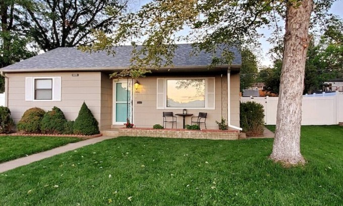 Englewood House | Pet-Friendly Mountain View Retreat with Modern Upgrades
