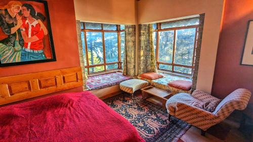 Dalhousie House | Family-Friendly Mountain View 3BHK Near Mall Road Retreat