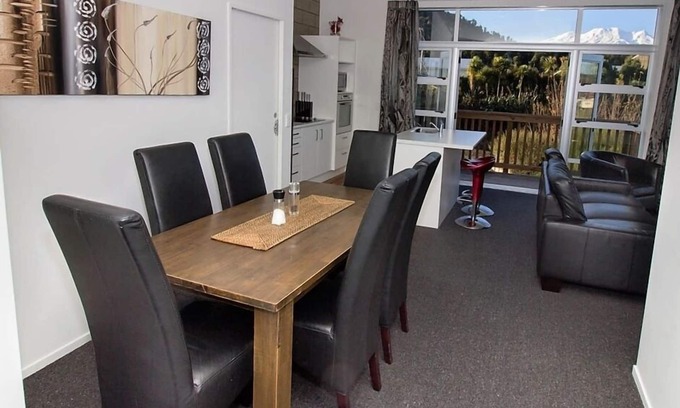 Ohakune Apartment | Mountain View Apartments 27C: Top-Rated Family Getaway