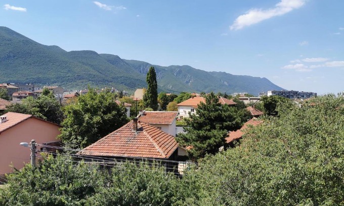 Vratsa Apartment | Scenic Mountain View Apartment - Family-Friendly Retreat