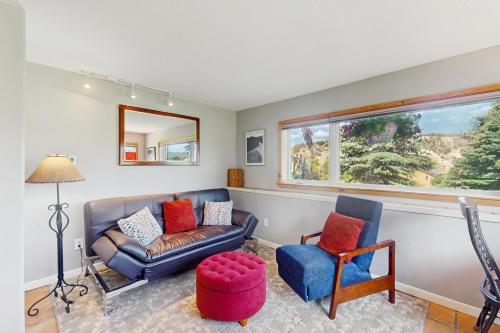 Eagle Apartment | Mountain View Apartment
