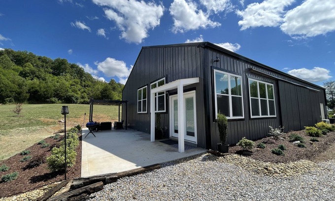 Jefferson City House | Serene Mountain Retreat with Ocean and Lake Views