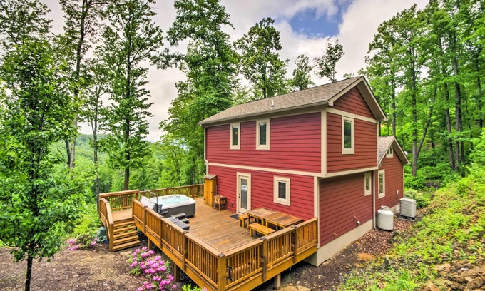 Boone House | Scenic Boone Retreat Near Blue Ridge Parkway with Spa