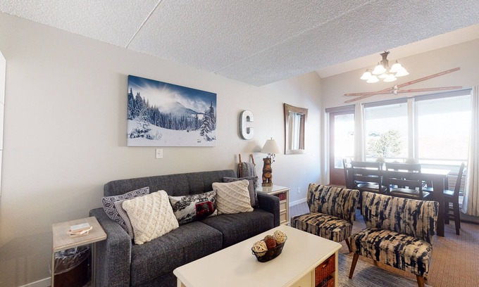 Copper Mountain Apartment | Mountain View Condo with Shared Hot Tub/Sauna, Balcony, Full Kitchen, & WiFi