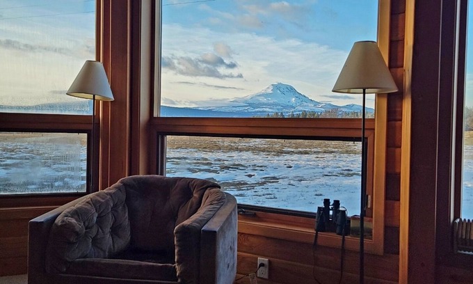 Glenwood Cabin | Scenic Mountain View Cabin near Wildlife Refuge and Spa