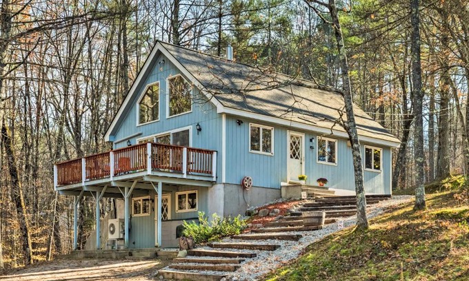Conway House | Scenic Mountain-View Cabin near Conway Slopes for Families