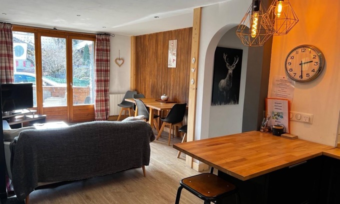 Morzine Apartment | Pet-Friendly 2 Bed Apartment with Garden in Morzine