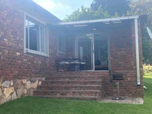 Dullstroom House | Pet-Friendly Mountain View Farm Cottage for 4X4 Adventures