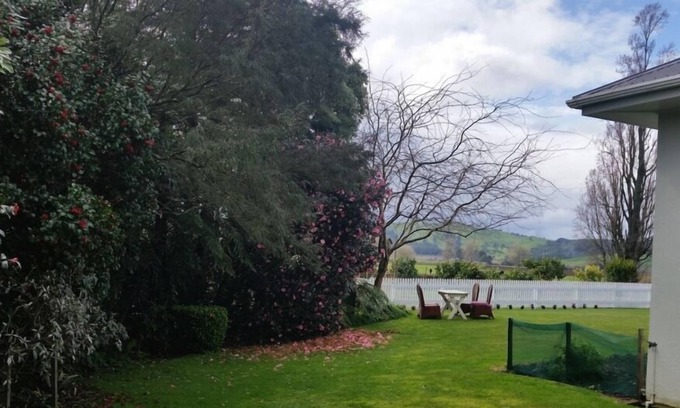 Cambridge Bed & Breakfast | Mountain View, Garden view, animals, Farm stay