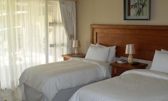 Glencoe House | Inviting Mountain View Guest House with Wheelchair Access
