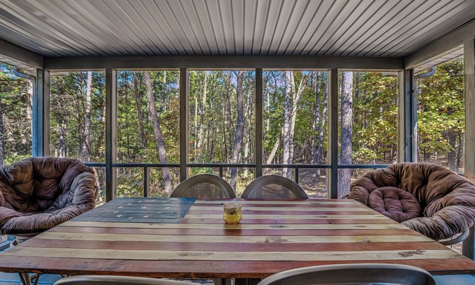Berkeley Springs House | Scenic Mountain View Hideaway - Perfect for Family Fun!