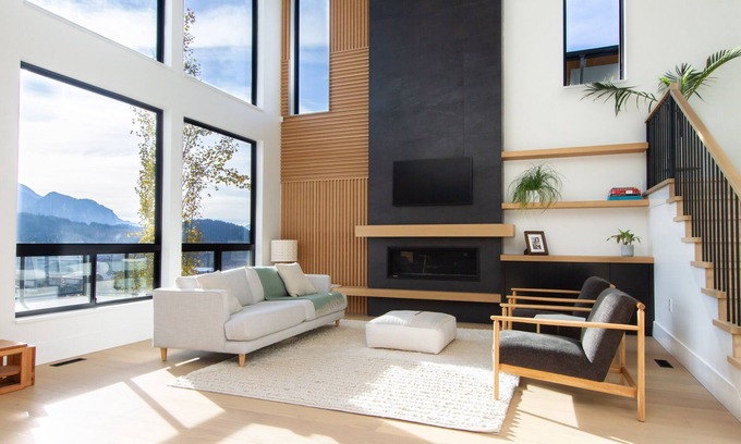 Squamish House | Elegant Mountain View Retreat with Inviting Nordic Spa