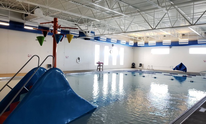 Killdeer Hotel | Inviting Mountain View Hotel with Pool and Breakfast Options