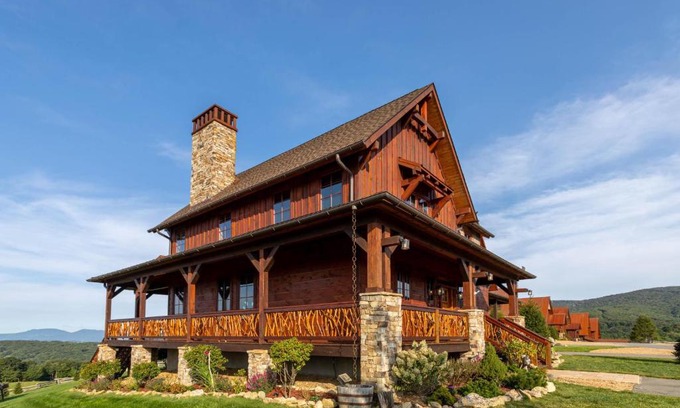 Elk Park House | Unforgettable Family Getaway at Mountain View Lodge