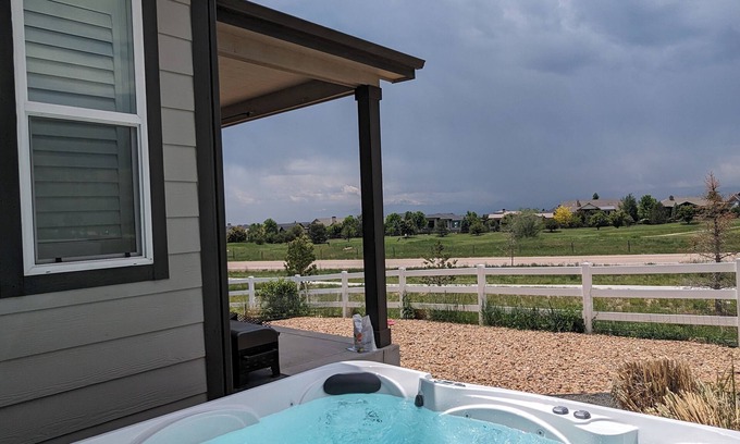 Windsor House | Mountain View Modern Ranch: Scenic Parkside Retreat