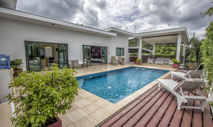 Hua Hin Villa | Mountain View Pool Villa: Enjoy Summer Specials Today!