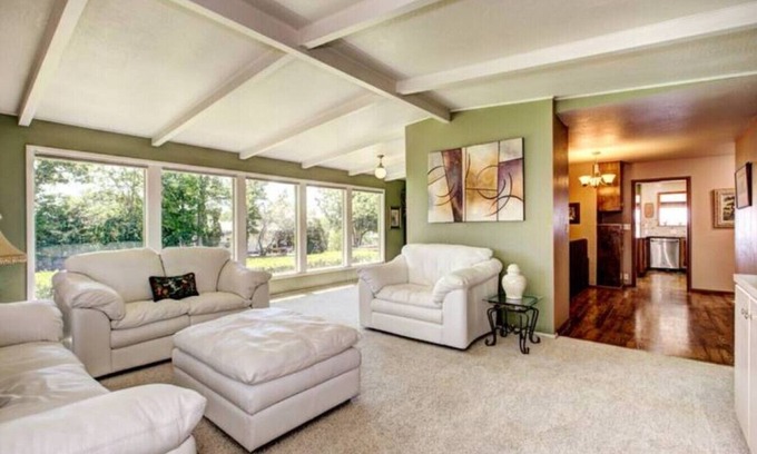 Nampa House | Pet-Friendly Mountain View Retreat with Family Amenities
