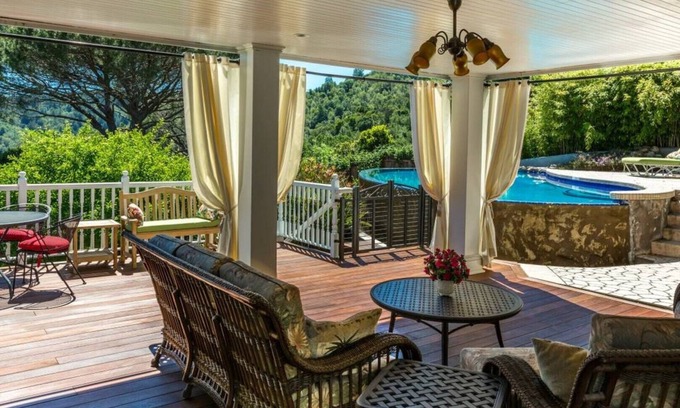 Fairfax House | Unforgettable Mountain View Retreat with Spa & Private Pool