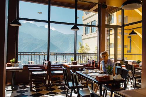 Sa Pa House | Pet-Friendly Mountain View Station with Spa & Dining Options