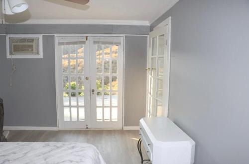 Hemet House | Cozy Mountain View Studio: Pet & Child Friendly Retreat