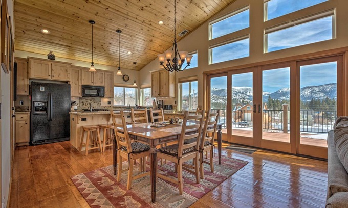 South Lake Tahoe House | Unforgettable South Lake Tahoe Retreat with Mountain Views
