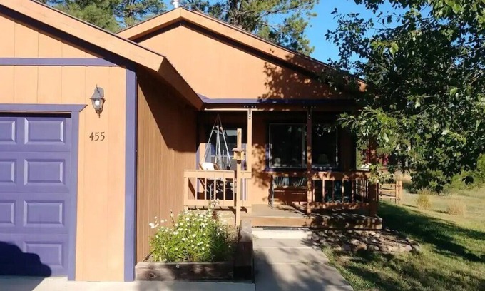 Lake Hatcher Park House | Scenic Mountain View Villa with Lake Access and Hot Tub