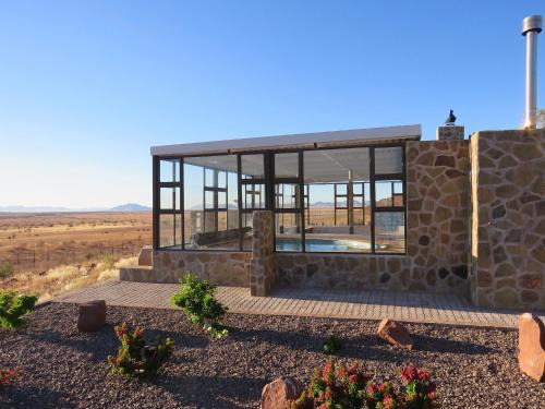 Maltahohe Apartment | Inviting Mountain View Villa: Oceanfront Retreat with Pool