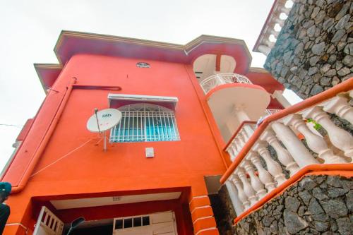 Freetown House | Mountain View Villa