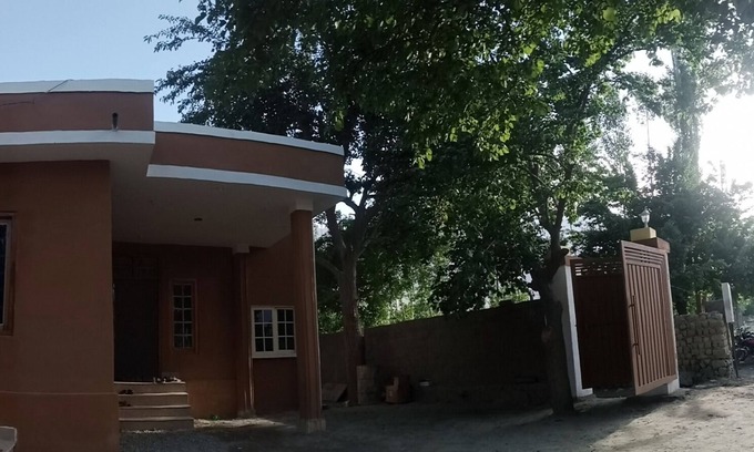 Skardu House | Scenic Mountain Retreat with Garden & Pet-Friendly Amenities
