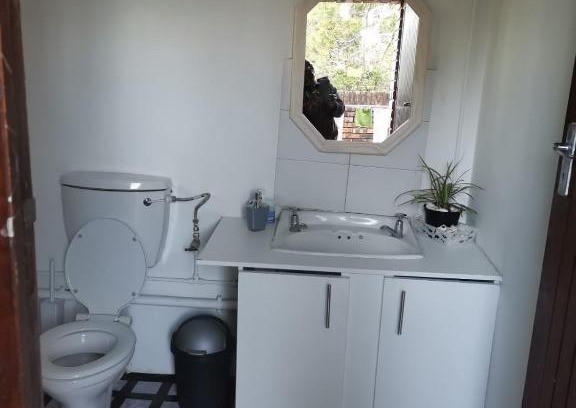 Grahamstown House | Pet-Friendly Mountain View with Great Guest Ratings