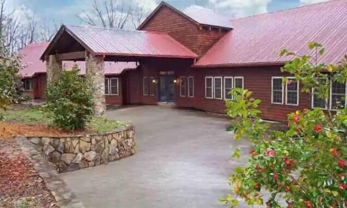 Manchester House | Mountain views in 10,000 sq. ft. home, perfect for vacations, retreat and events