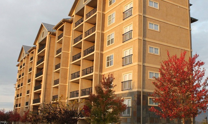 Pigeon Forge Condo | Inviting Mountain Views Retreat in Pigeon Forge - 10/10 Rated