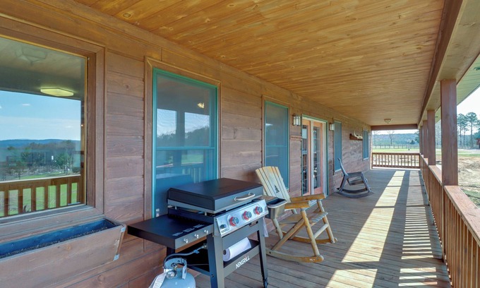 Fairfield Bay Cottage | Shirley Vacation Rental: Oceanfront Pool & Pet-Friendly