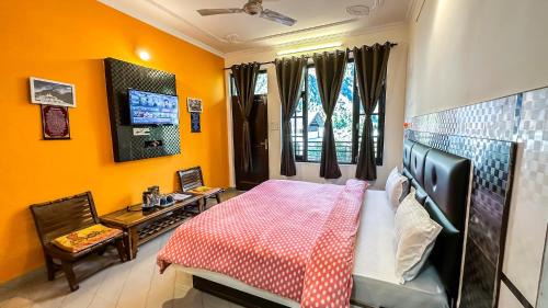 Dharamshala House | Pet-Friendly Mountain Vista with Outstanding 8.9/10 Rating