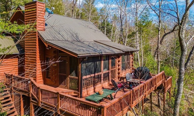 Hidden Lake Cabin | Pet-Friendly Mountain Vista with Hot Tub & Scenic Views