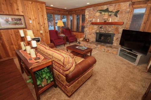 Mammoth Lakes House | Family-Friendly Mountainback #49 with Perfect 10 Ratings