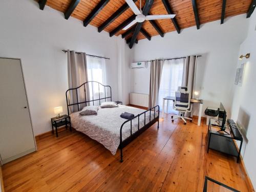 Agios Theodoros Apartment | Inviting Mountains Retreat Rooms & Suites for Families