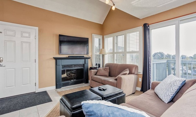 Craigleith Apartment | Family-Friendly Mountainside Retreat with Pool & Spa
