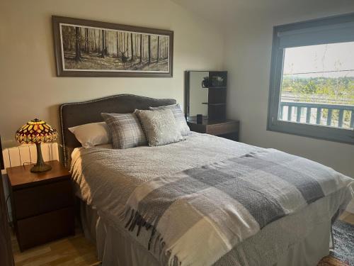 Newcastle Ski Chalet | Cozy Mountainside Cabin - Family-Friendly Retreat Awaits