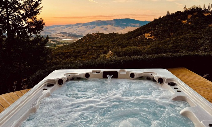 Ashland House | Mountainside Chateau: Breathtaking Views & 10/10 Guest Reviews