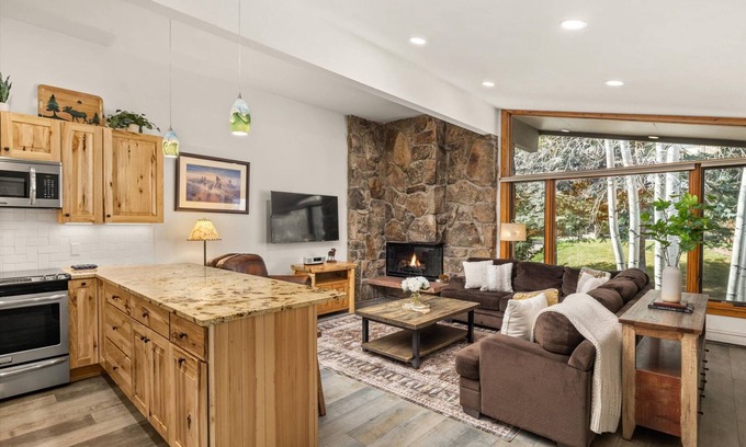 Snowmass Village Condo | Premier Shadowbrook Condo in Snowmass with Pool & Hot Tub